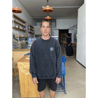 Premium fade-out sweatshirt, oversized fit, and high-quality embroidery Premium fade-out sweatshirt, oversized fit, and high-quality embroidery