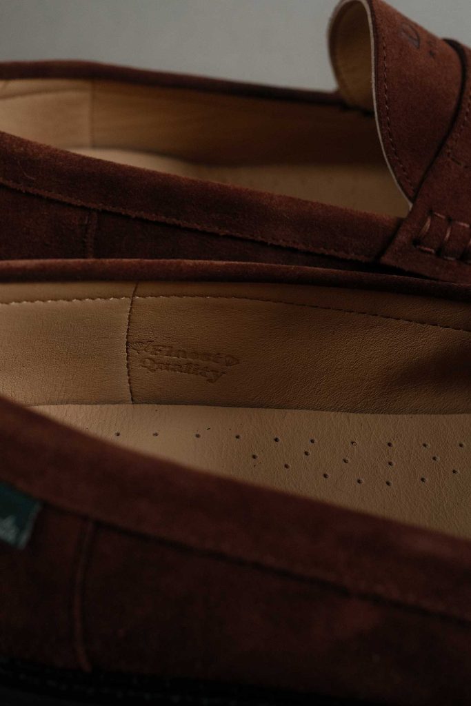 La imagen tiene un atributo ALT vacío; su nombre de archivo es dolfie-heritage-collection-barefoot-brown-683x1024.jpg